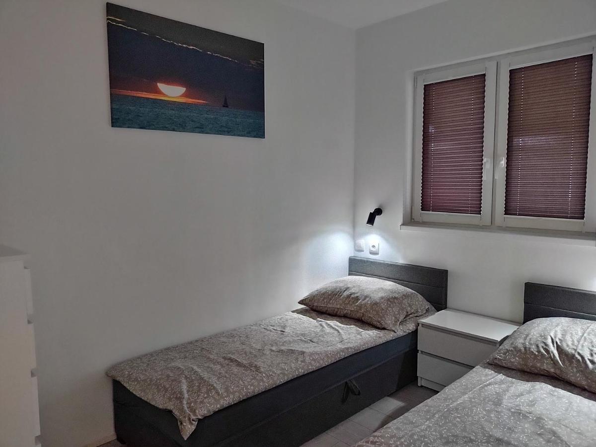 Domek Parterowy Apartamentowy Ostoja Rewal Esterno foto