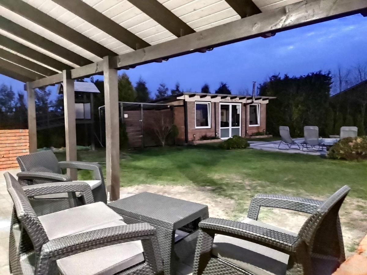 Domek Parterowy Apartamentowy Ostoja Rewal Esterno foto