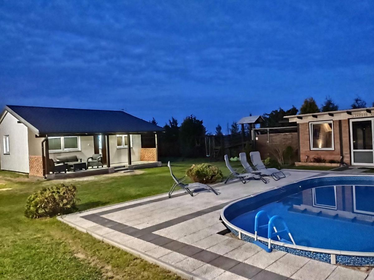 Domek Parterowy Apartamentowy Ostoja Rewal Esterno foto